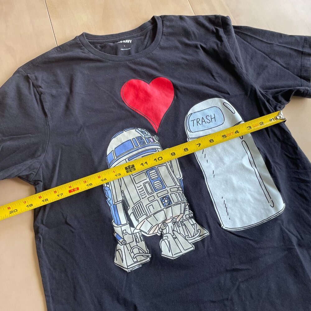 Old Navy Star Wars Valentine's Day T-Shirt, R2D2 Trash Can - Size Large - Picture 6 of 8